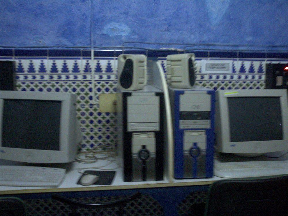 Hostal Lis Sevilla Bagian luar foto