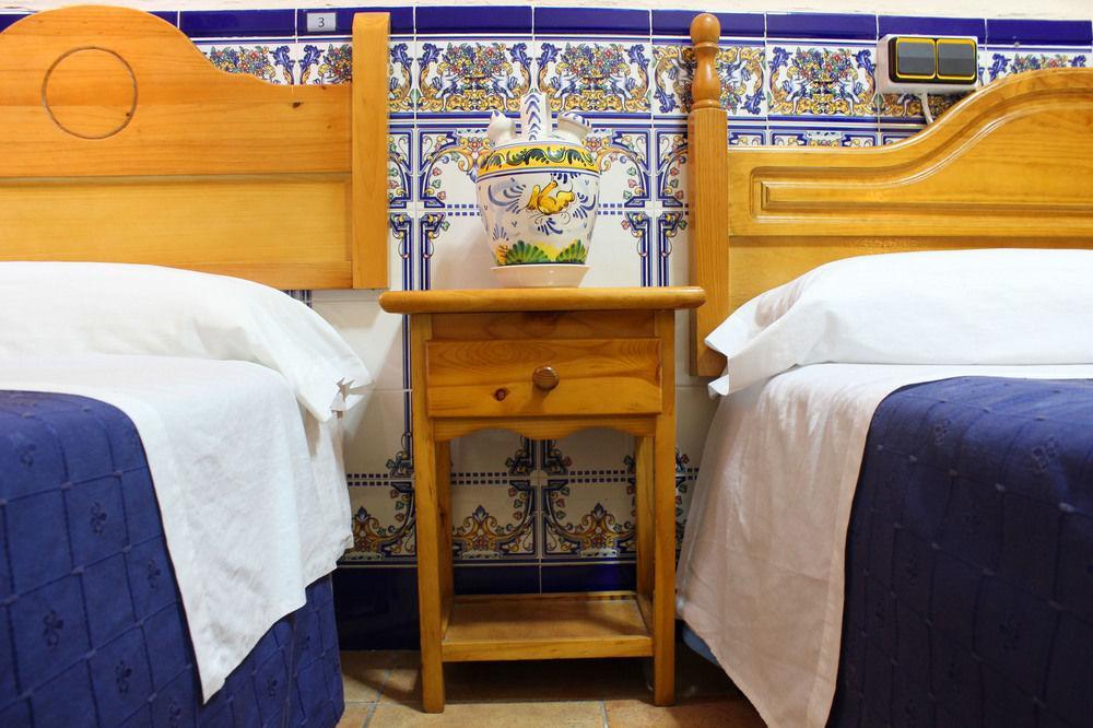 Hostal Lis Sevilla Bagian luar foto