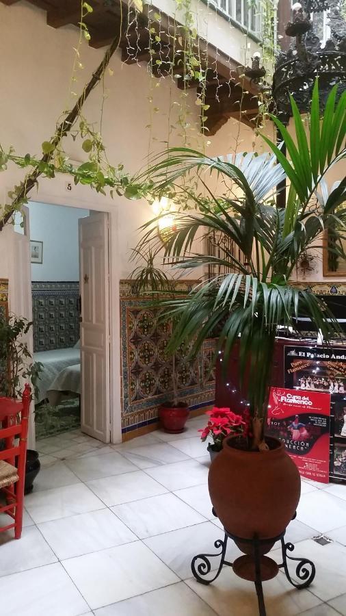 Hostal Lis Sevilla Bagian luar foto
