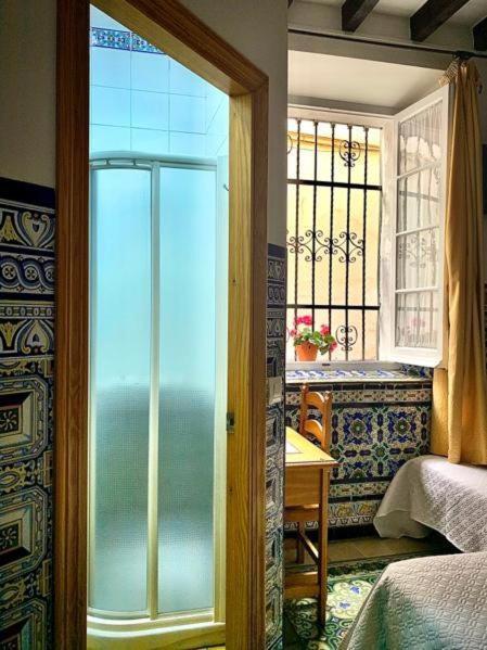 Hostal Lis Sevilla Bagian luar foto