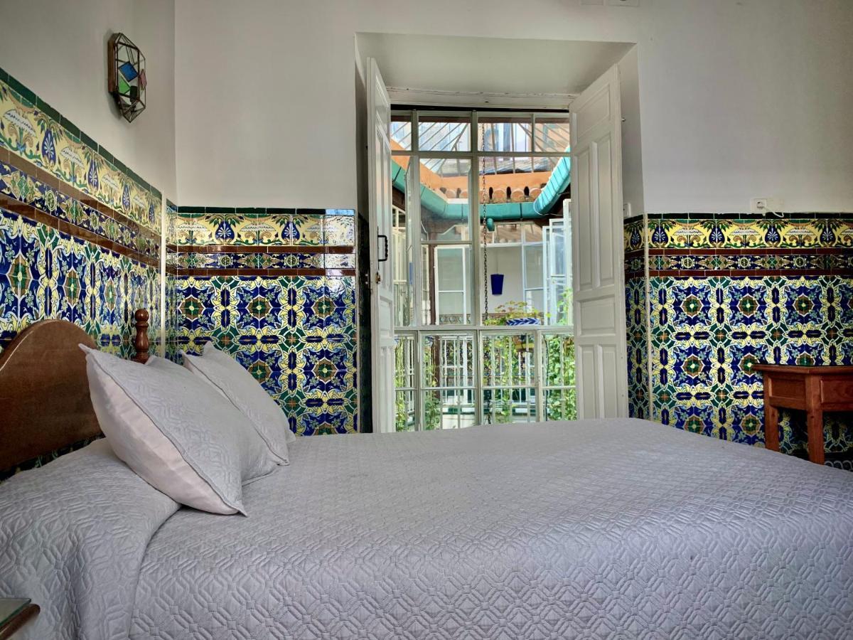 Hostal Lis Sevilla Bagian luar foto