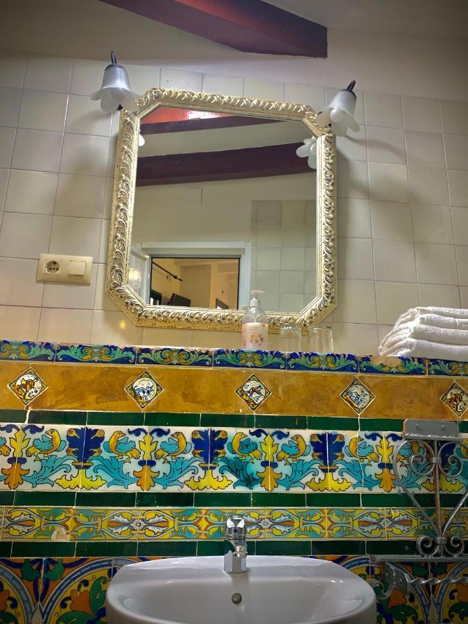 Hostal Lis Sevilla Bagian luar foto