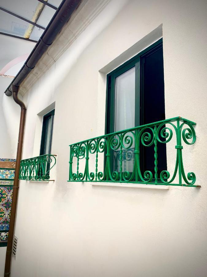 Hostal Lis Sevilla Bagian luar foto